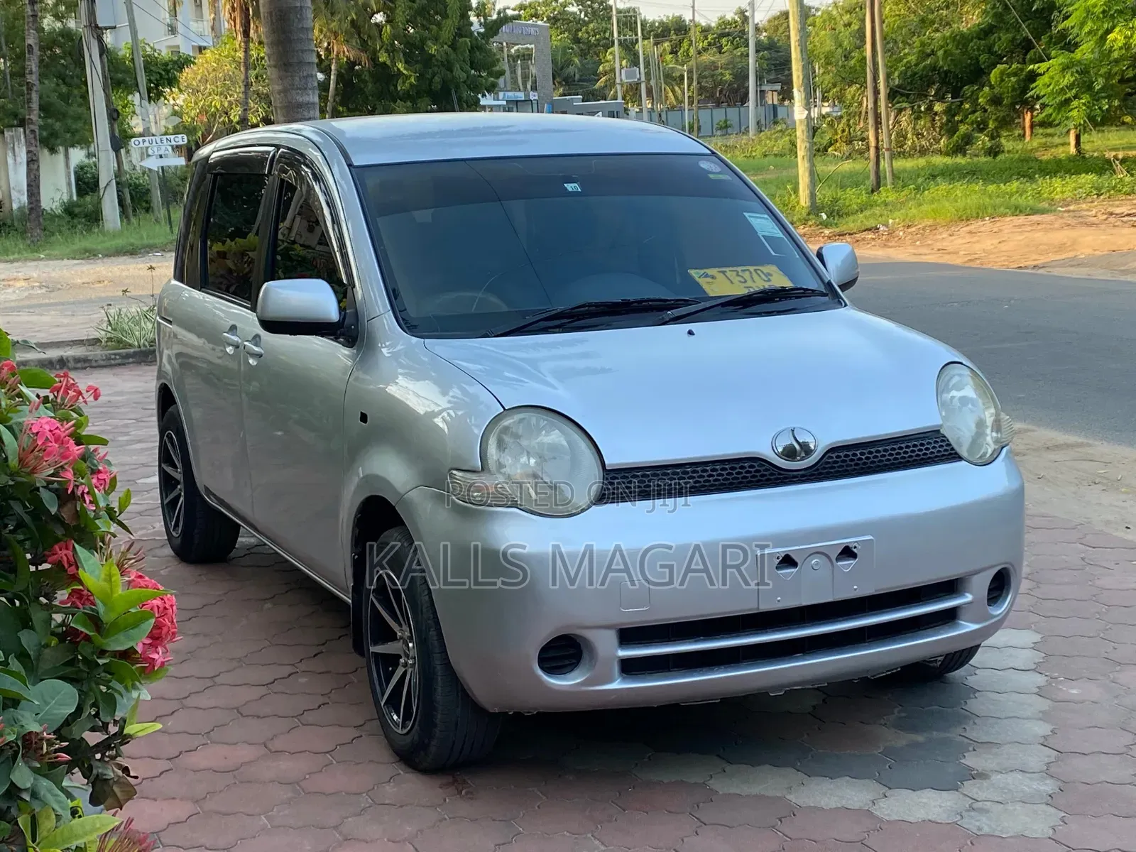 Toyota Sienta 2006 Silver