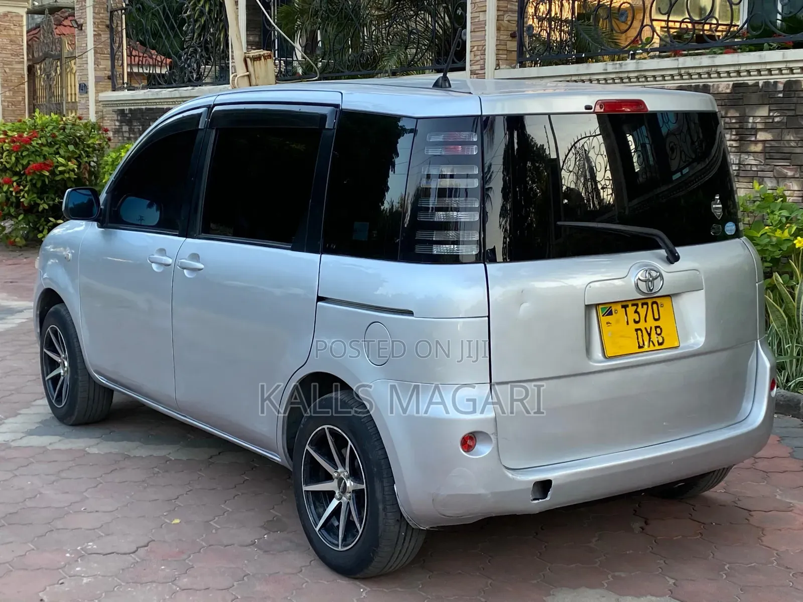 Toyota Sienta 2006 Silver