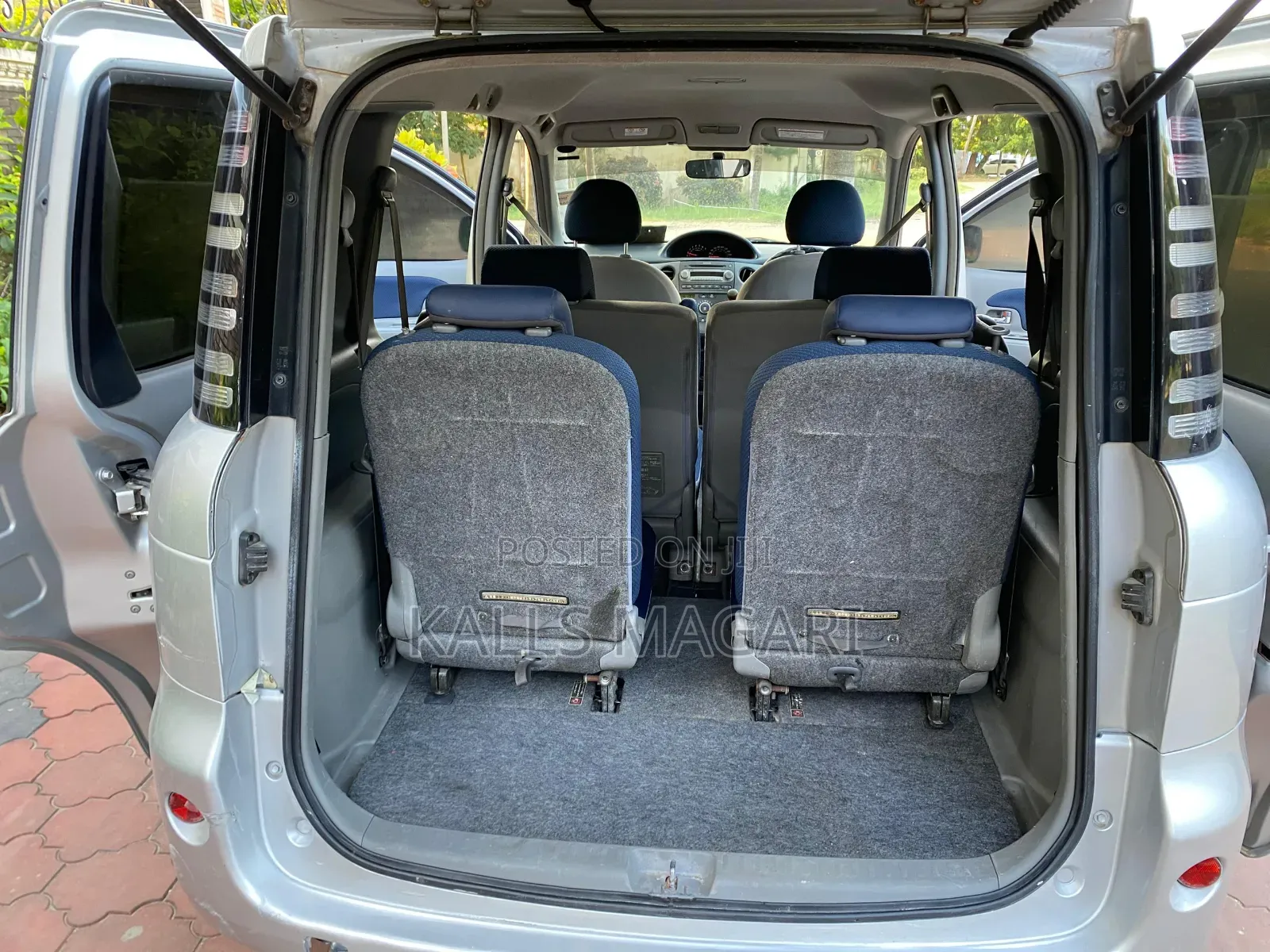 Toyota Sienta 2006 Silver