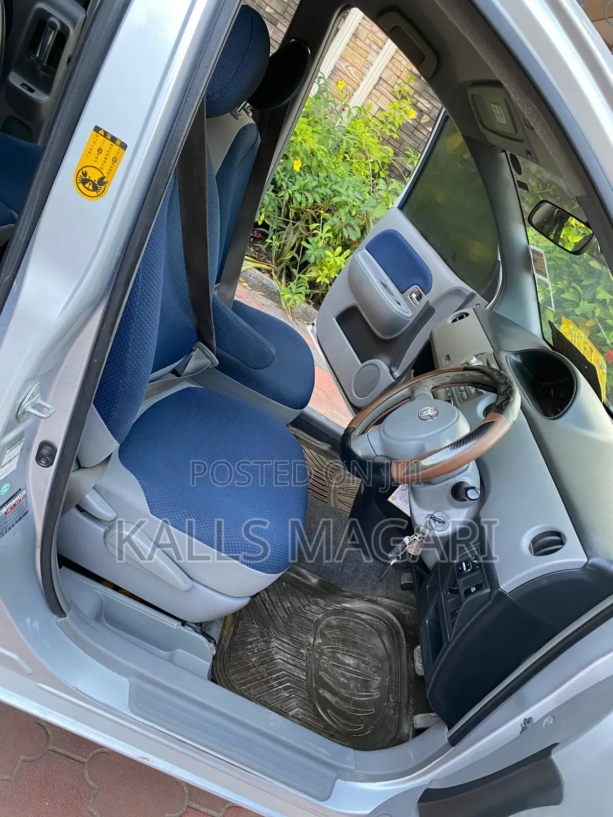 Toyota Sienta 2006 Silver