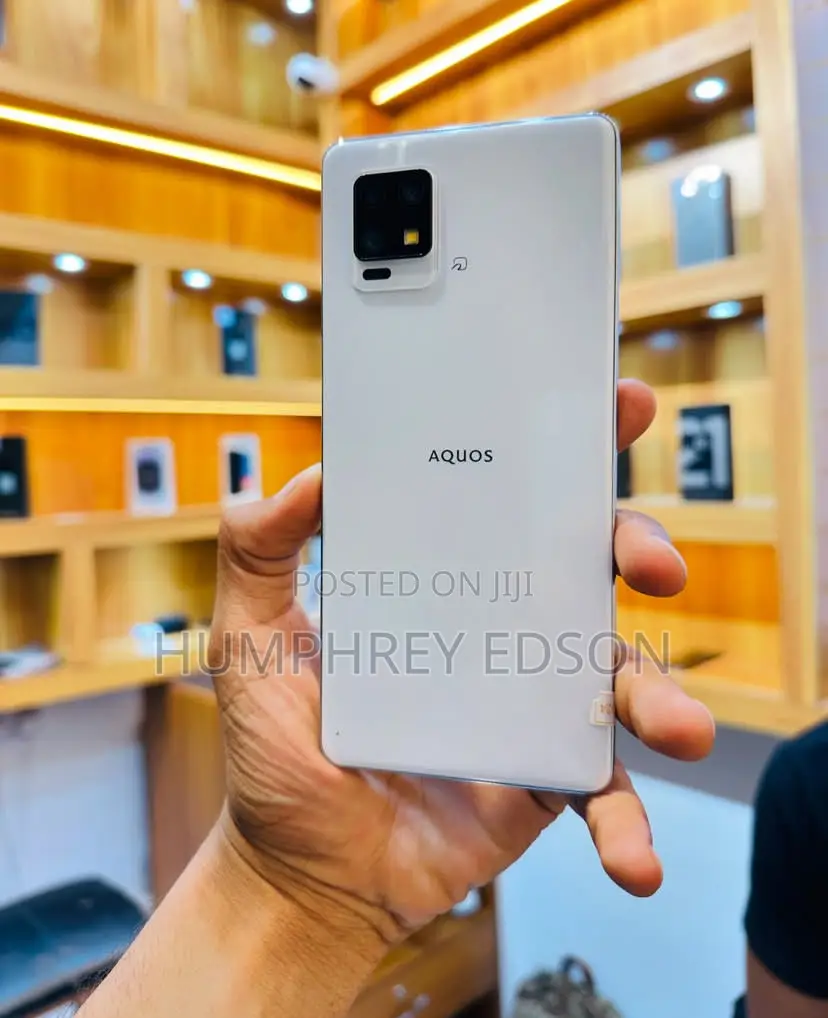 Sharp Aquos zero6 128 GB White