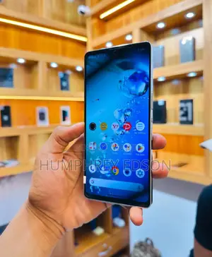 Sharp Aquos zero6 128 GB White