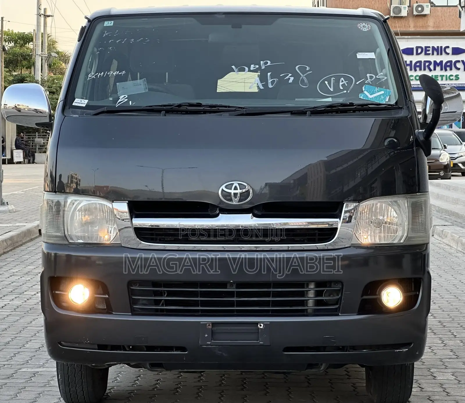 Toyota HiAce 2006 Black