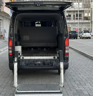 Toyota HiAce 2006 Black