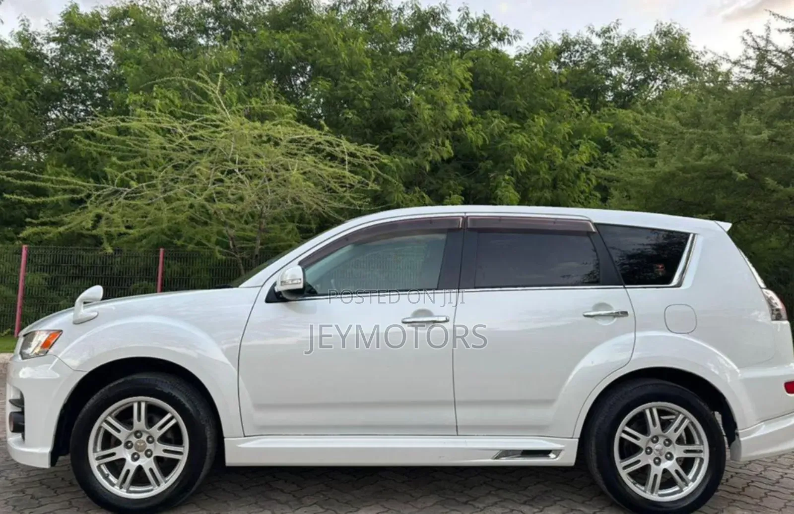 Mitsubishi Outlander 2010 Pearl