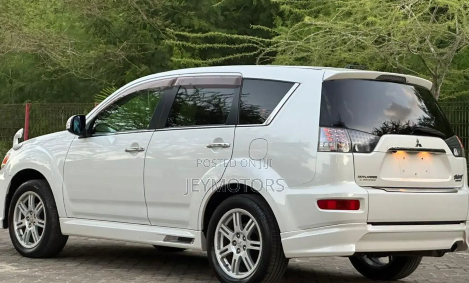 Mitsubishi Outlander 2010 Pearl