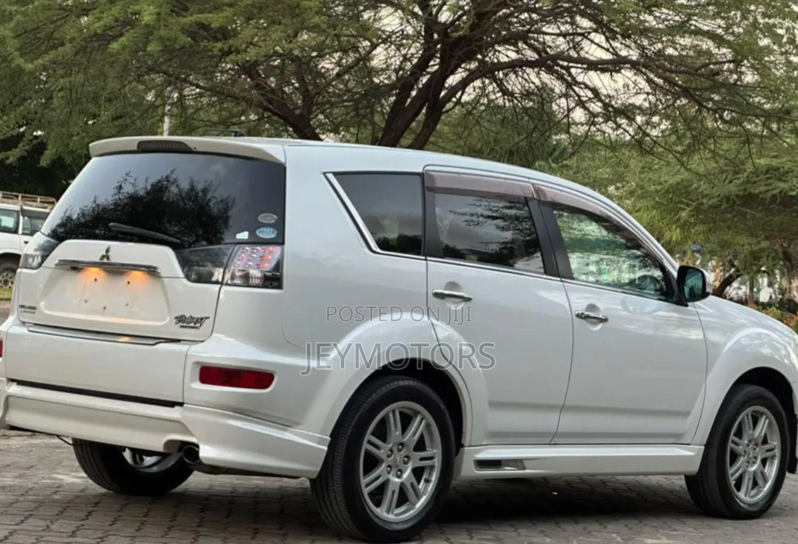 Mitsubishi Outlander 2010 Pearl