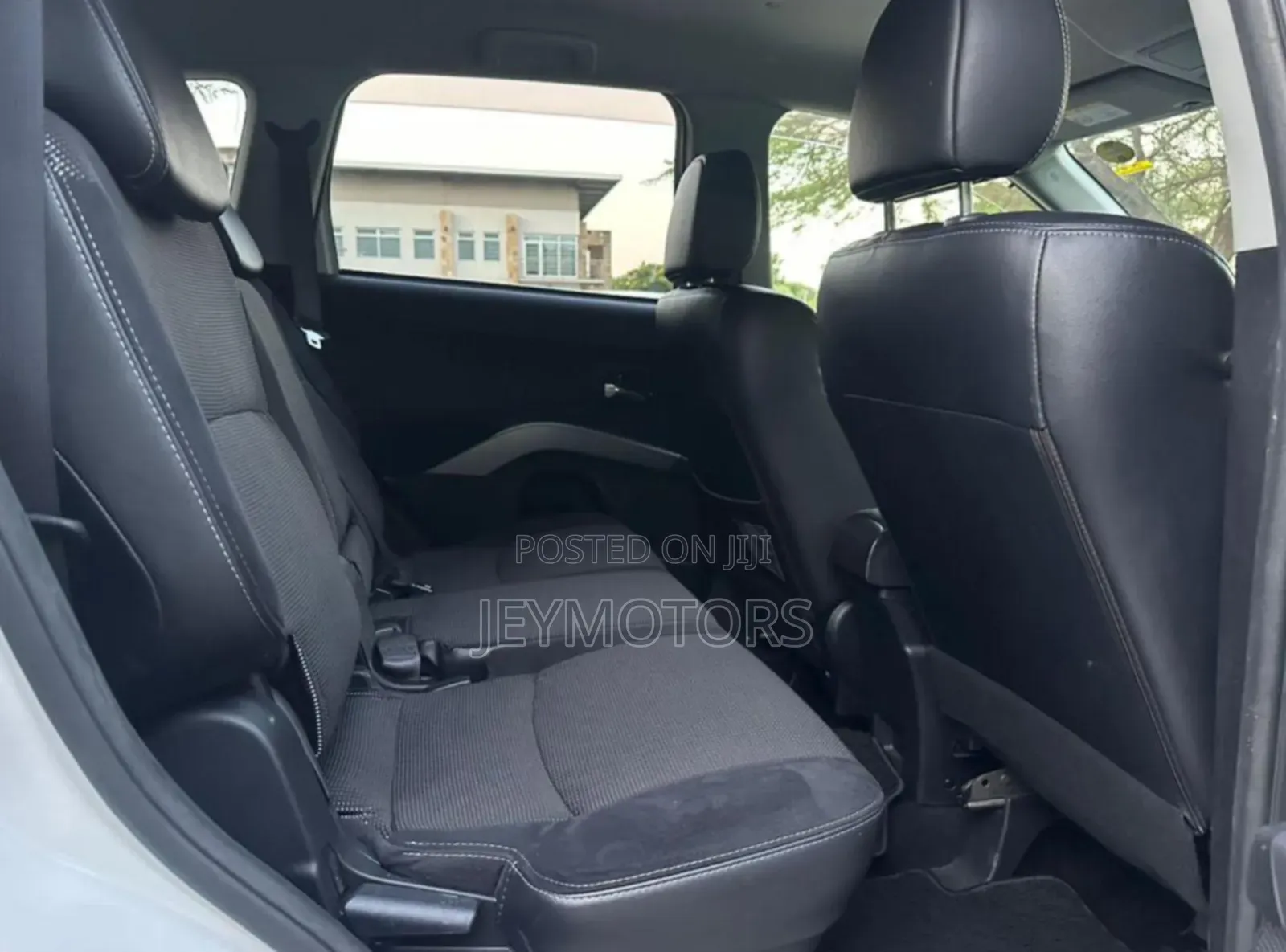 Mitsubishi Outlander 2010 Pearl