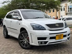 Photo - Toyota Harrier 2007 White