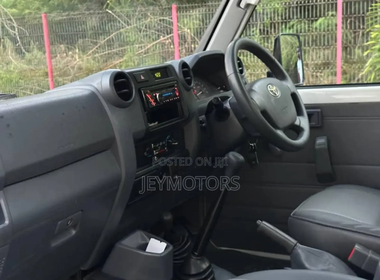 Toyota Land Cruiser 2013 White