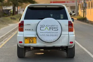 Toyota RAV4 2001 White