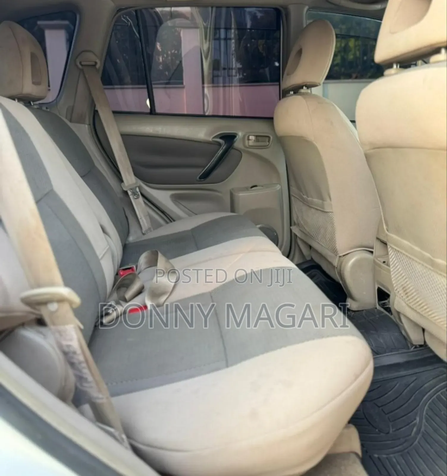 Toyota RAV4 2001 White
