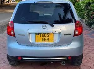 Photo - Mazda Verisa 2010 Blue