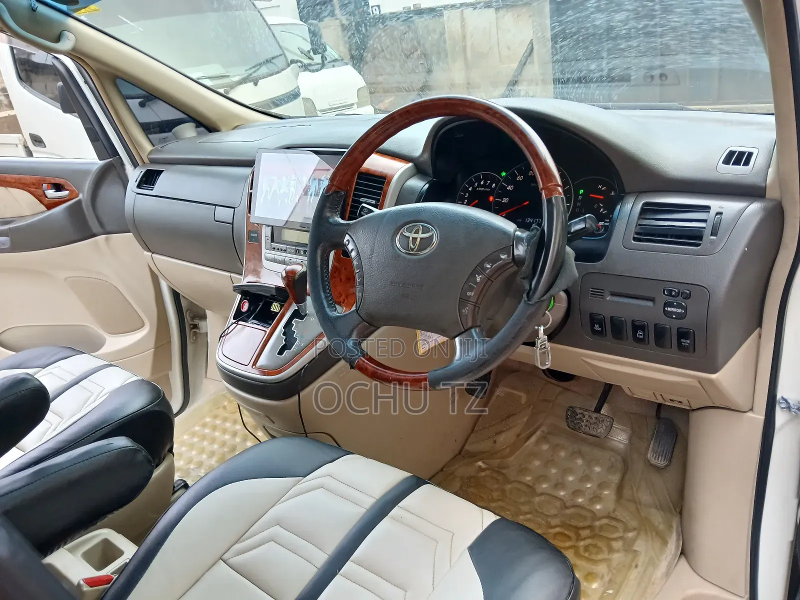 Toyota Alphard 2007 White