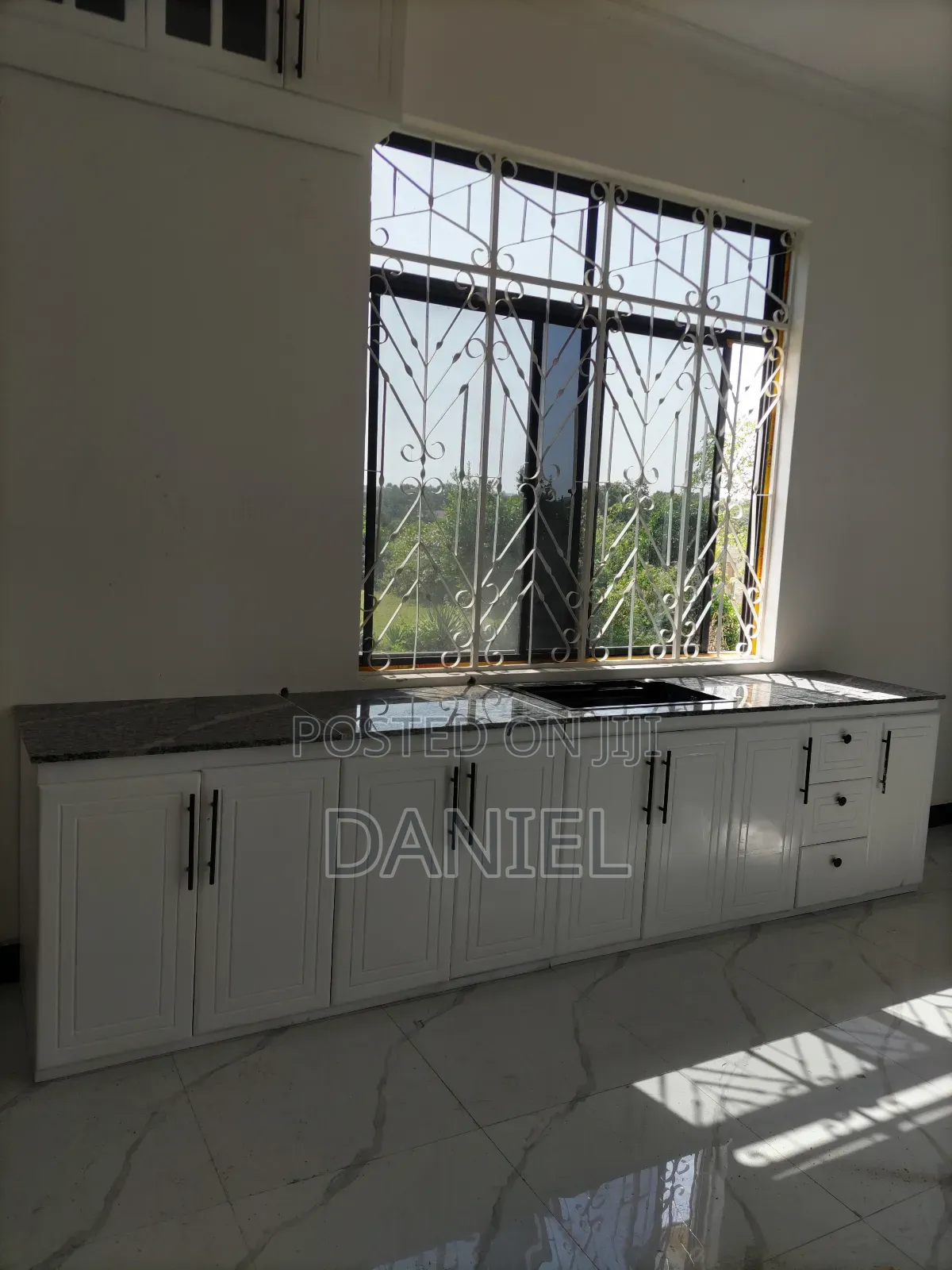 Kitchen Cabinets White Color