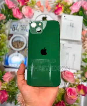 New Apple iPhone 13 128 GB Green