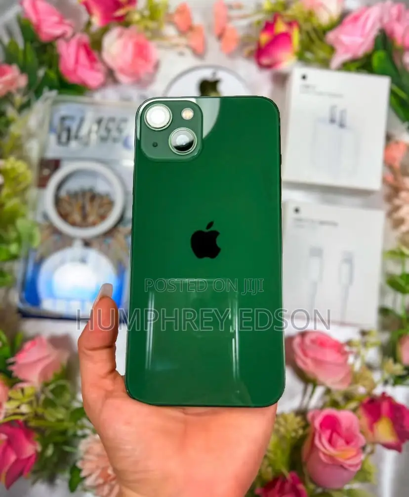 New Apple iPhone 13 128 GB Green