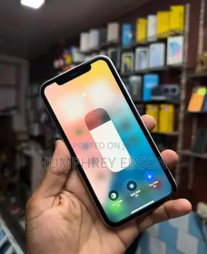 New Apple iPhone 11 64 GB White