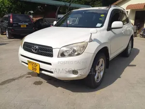 Toyota RAV4 2008 White
