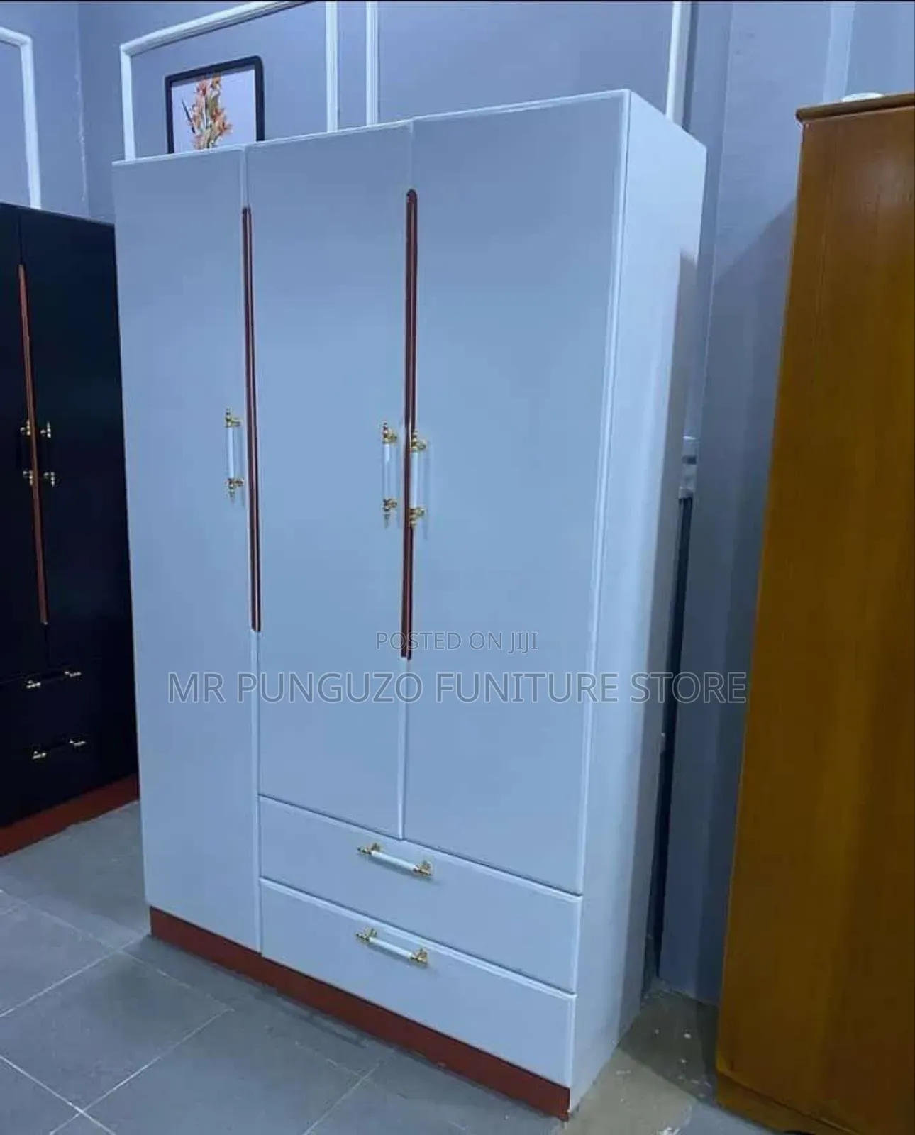 Kabati Milango Mitatu Classic Sana White Colour