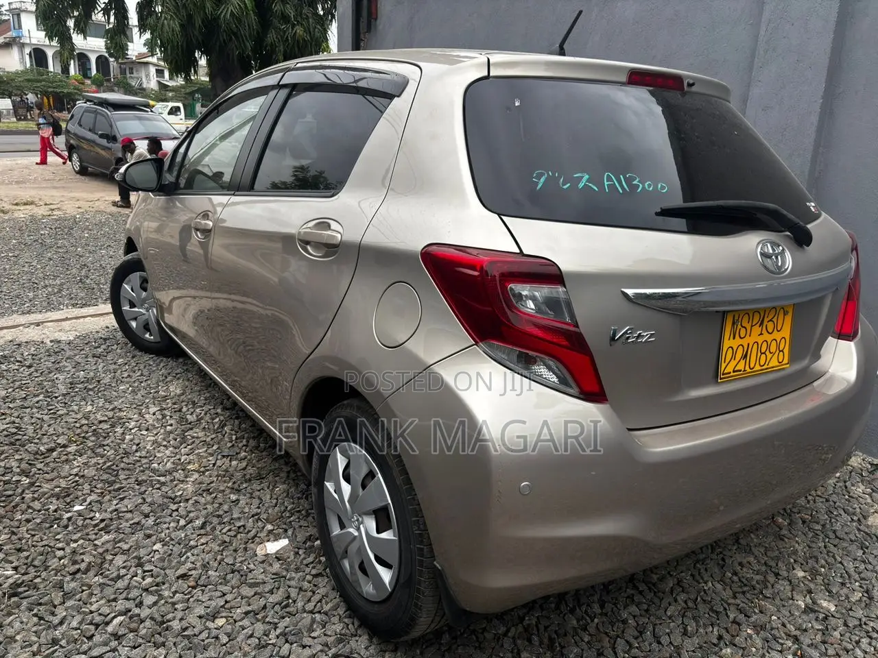 Toyota Vitz 2015 Gold