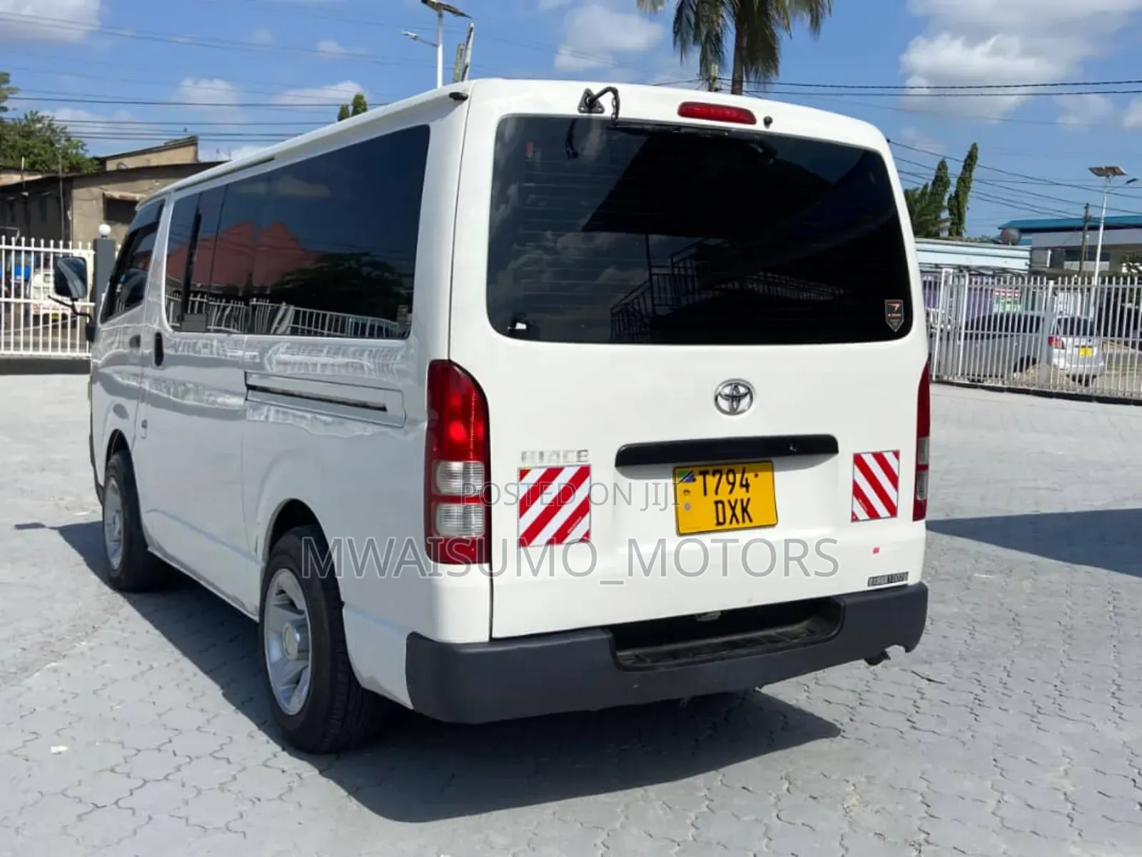 Toyota Quantum 2010 Silver