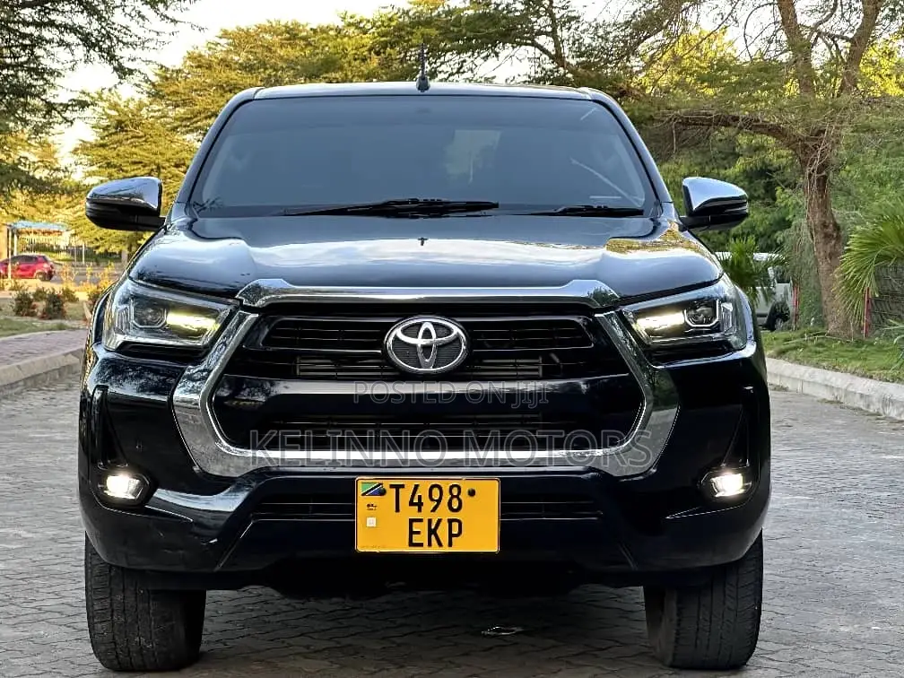 Toyota Hilux 2022 Black