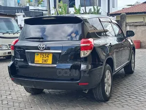Toyota Vanguard 2012 Black
