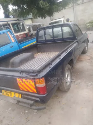 Toyota Hilux 1999 Blue