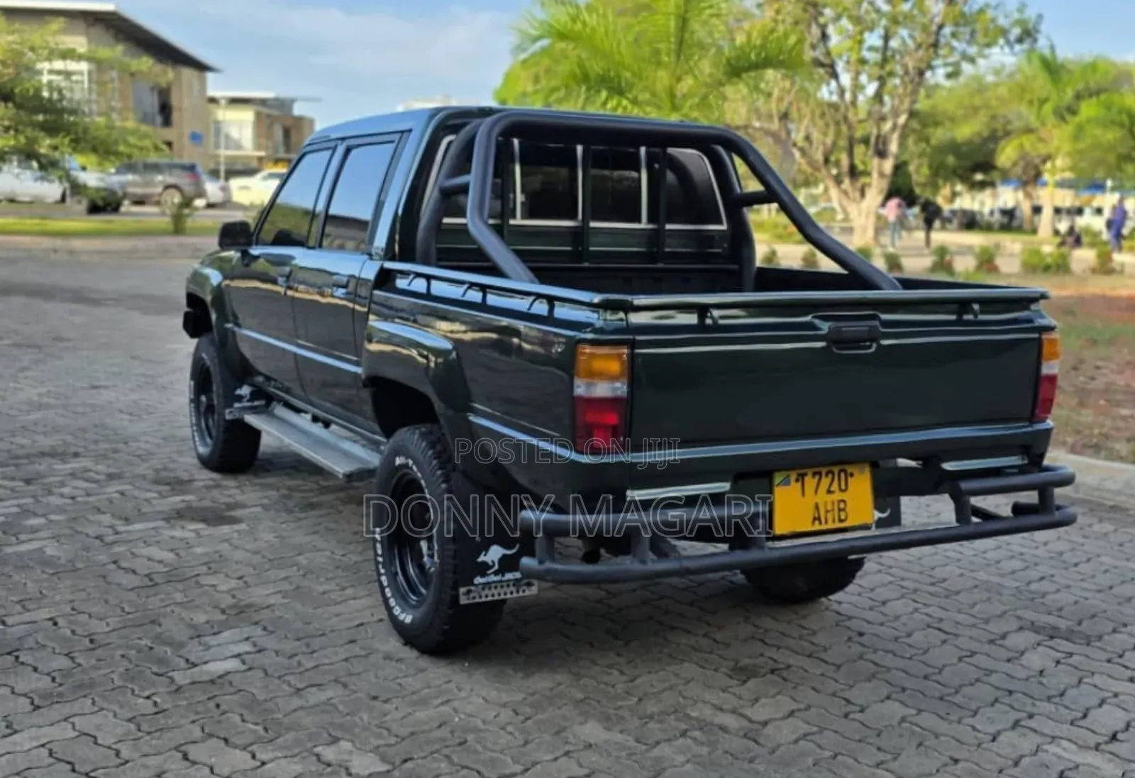 Toyota Hilux 2000 Black
