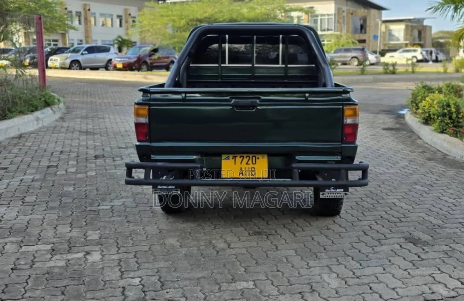 Toyota Hilux 2000 Black