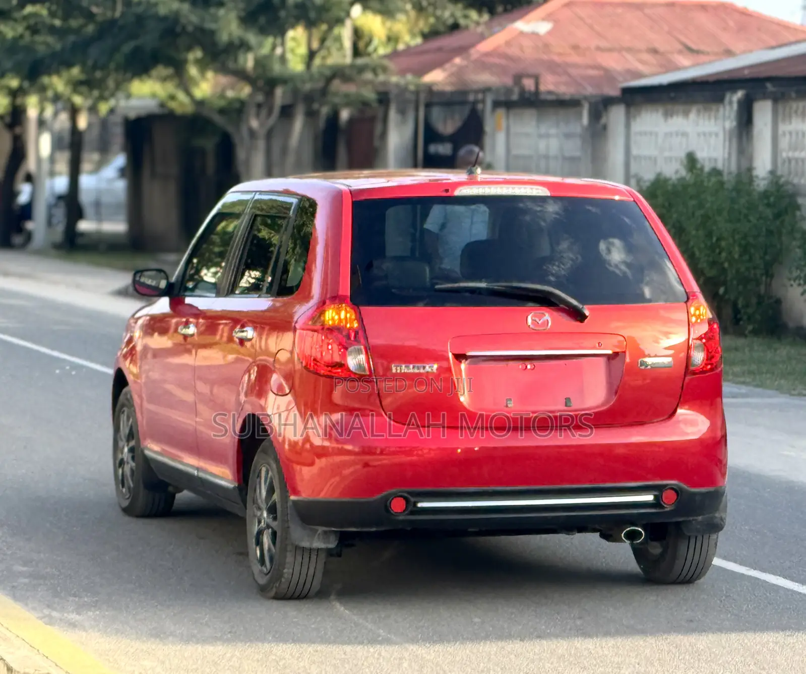 Mazda Verisa 2010 Red
