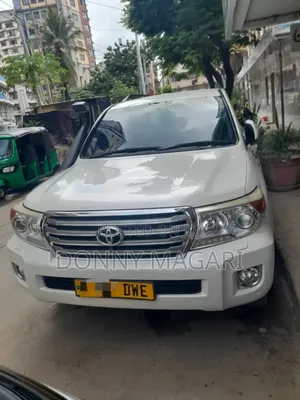 Toyota Land Cruiser 2014 White