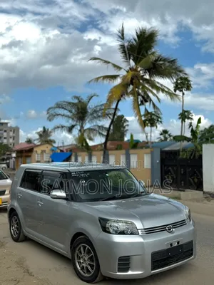Photo - Toyota Corolla Rumion 2009 Silver