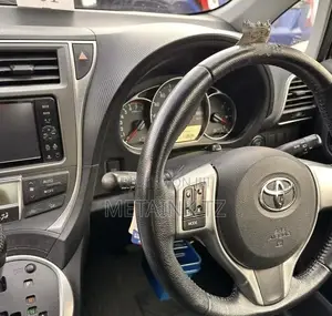 Toyota Ractis 1.5 FWD 2010 Brown