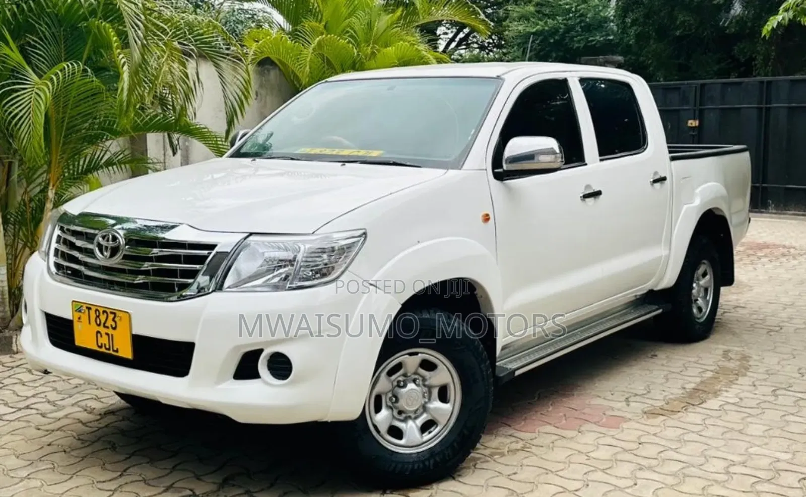 Toyota Hilux 2012 White