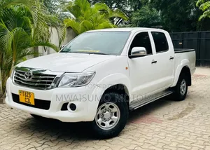 Toyota Hilux 2012 White