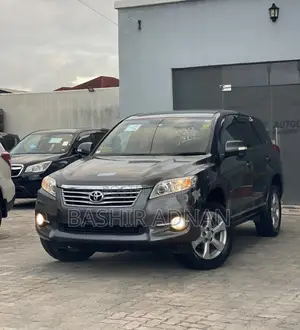 Photo - Toyota Vanguard 2012 Gray