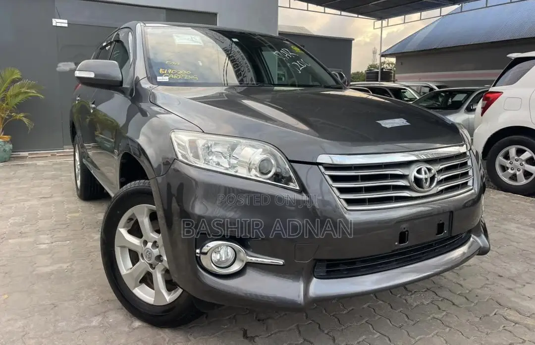 Toyota Vanguard 2012 Gray