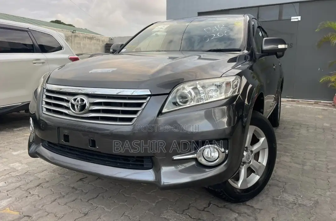 Toyota Vanguard 2012 Gray