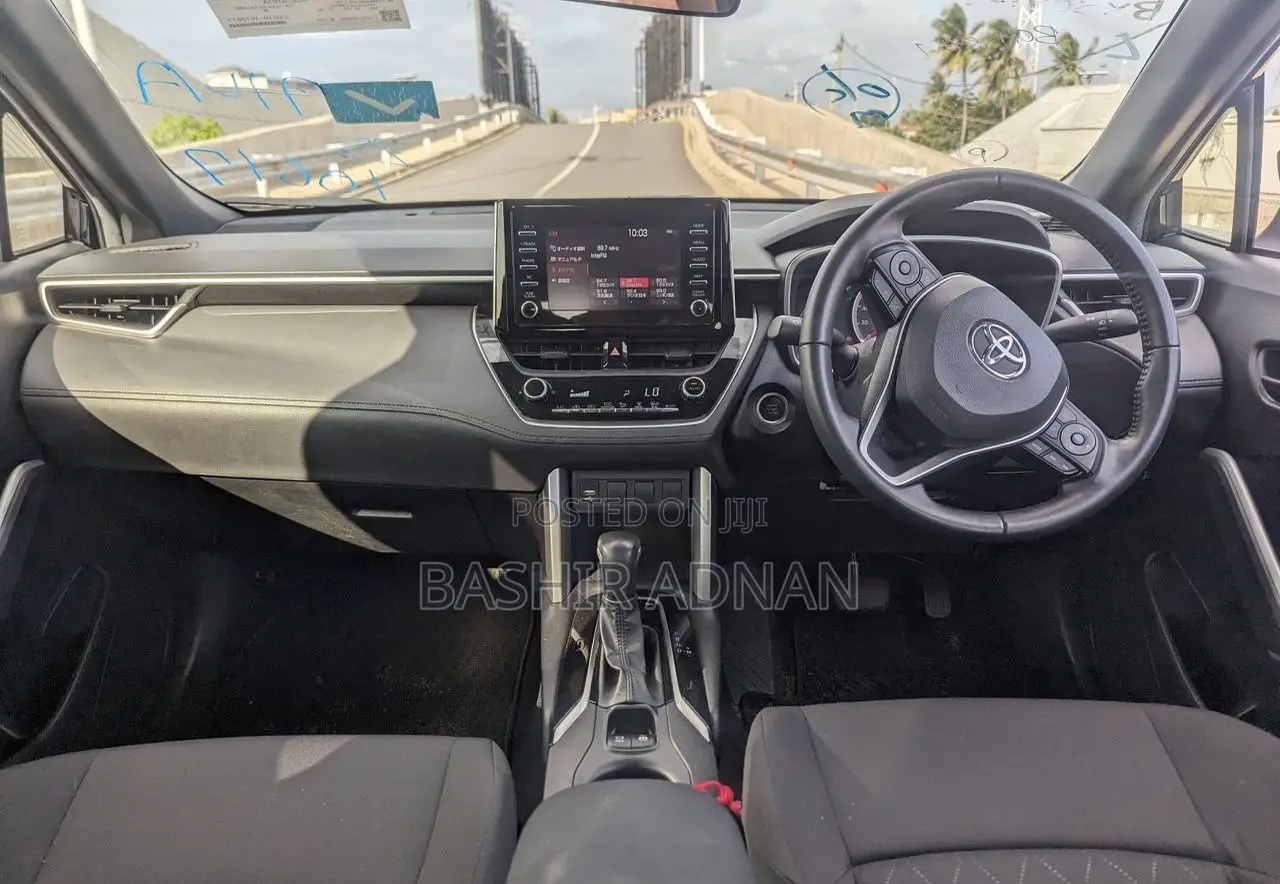 Toyota Corolla Cross 1.8 Hybrid FWD 2022 Black