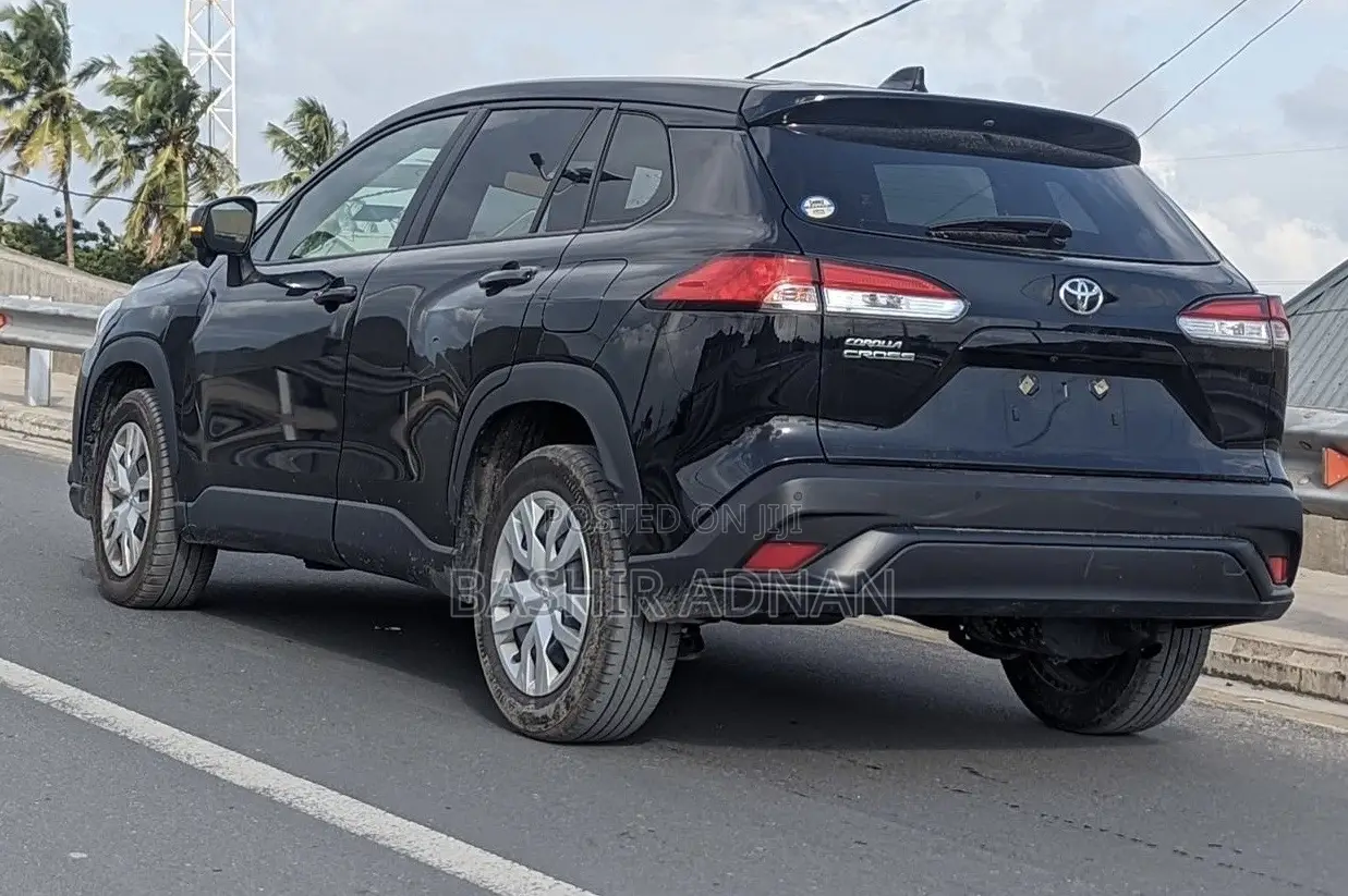 Toyota Corolla Cross 1.8 Hybrid FWD 2022 Black
