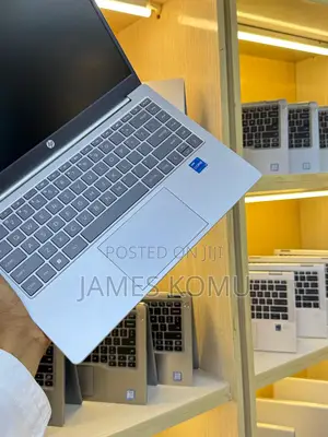Laptop HP 14-Dq2031tg 8GB Intel Core I3 SSD 512GB