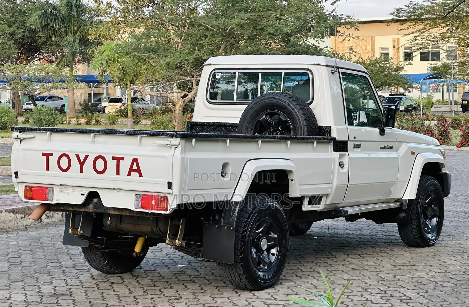Toyota Land Cruiser 2016 White