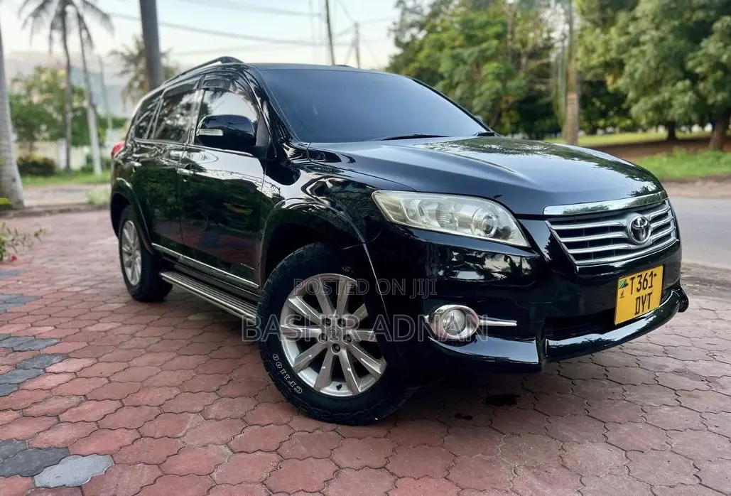 Toyota Vanguard 2011 Black