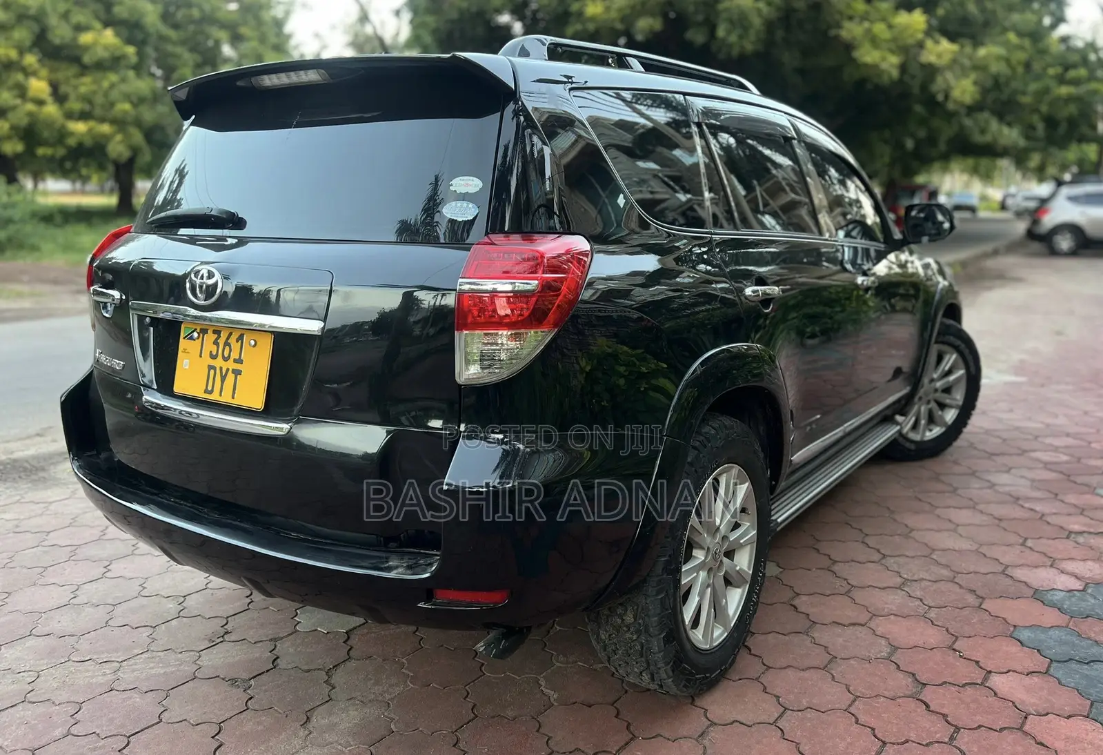Toyota Vanguard 2011 Black