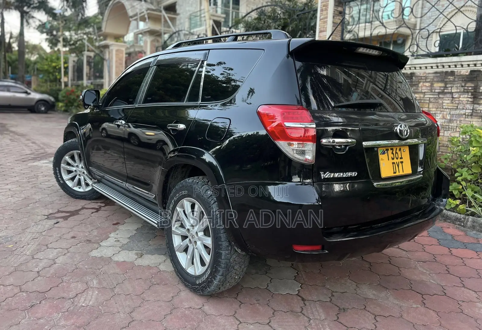 Toyota Vanguard 2011 Black
