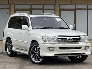 Toyota Land Cruiser 2001 White