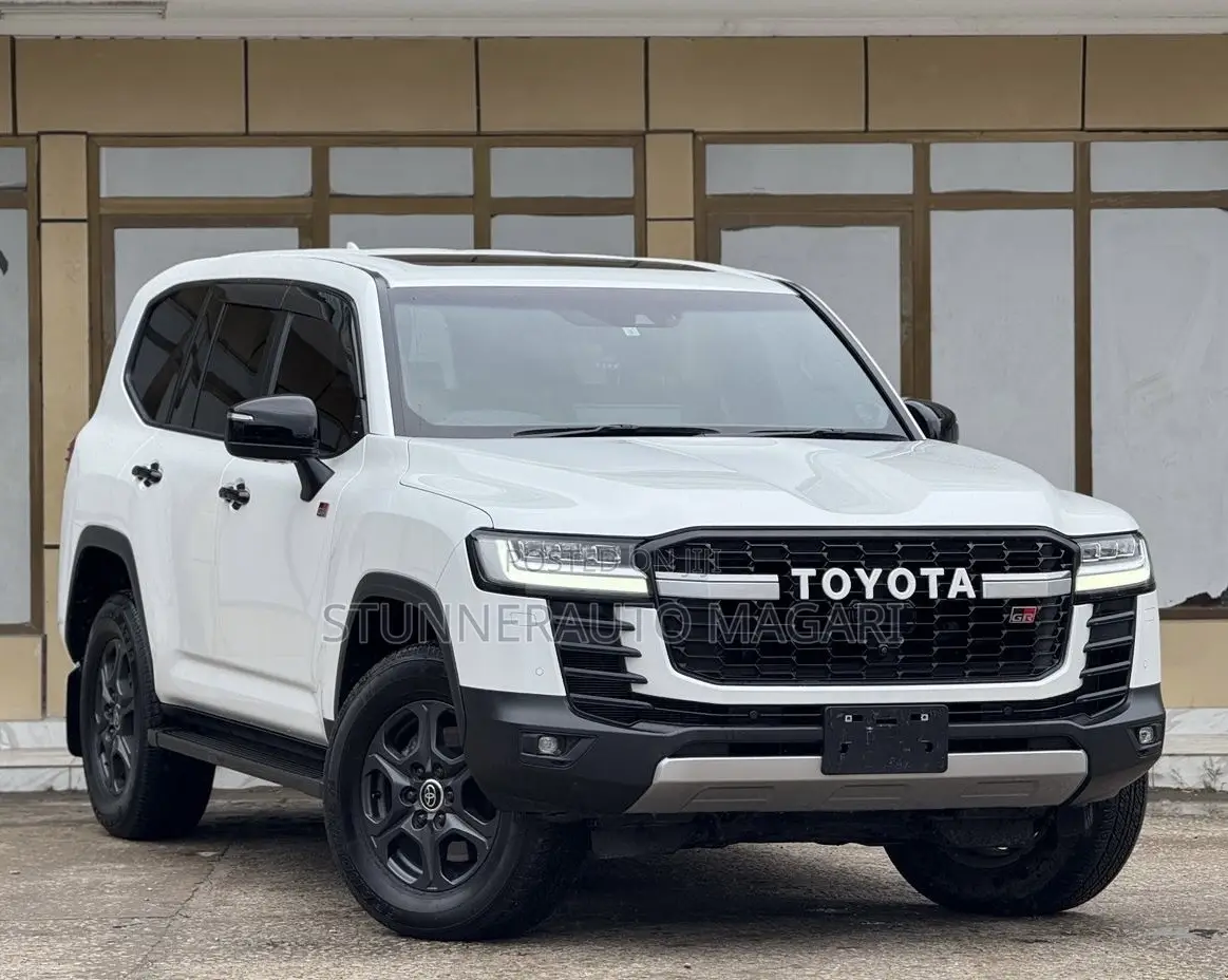 Toyota Land Cruiser 2023 White