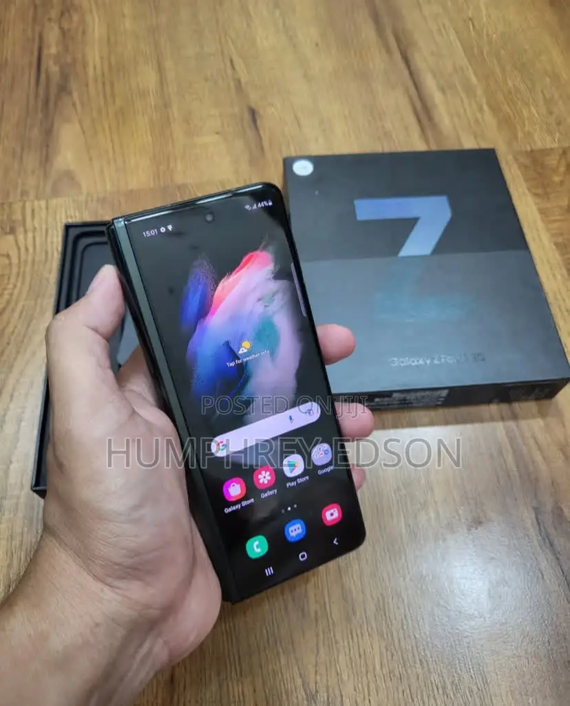 New Samsung Galaxy Z Fold 3 256 GB Black